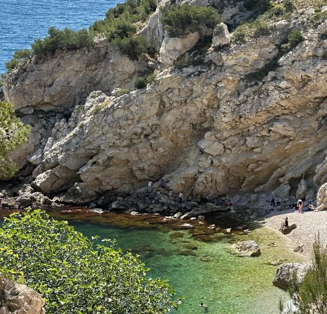 Apartment Magnifique T2 Calme Absolu Vue Panoramique Entre Mer Et Colline Ensues-la-Redonne France